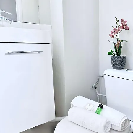 Apartment Parisian Retreat Champs-elysees Area