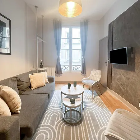 Apartment Parisian Retreat Champs-elysees Area Paris