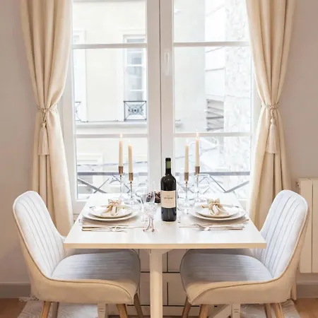 Champs Elysees - Prestige For 4 Paris